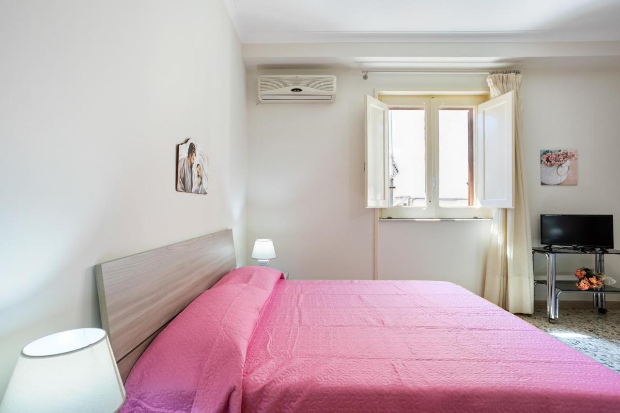 Tra Il Centro E Il Mare Apartment Con Terrazzo 阿齐·卡斯特罗 外观 照片