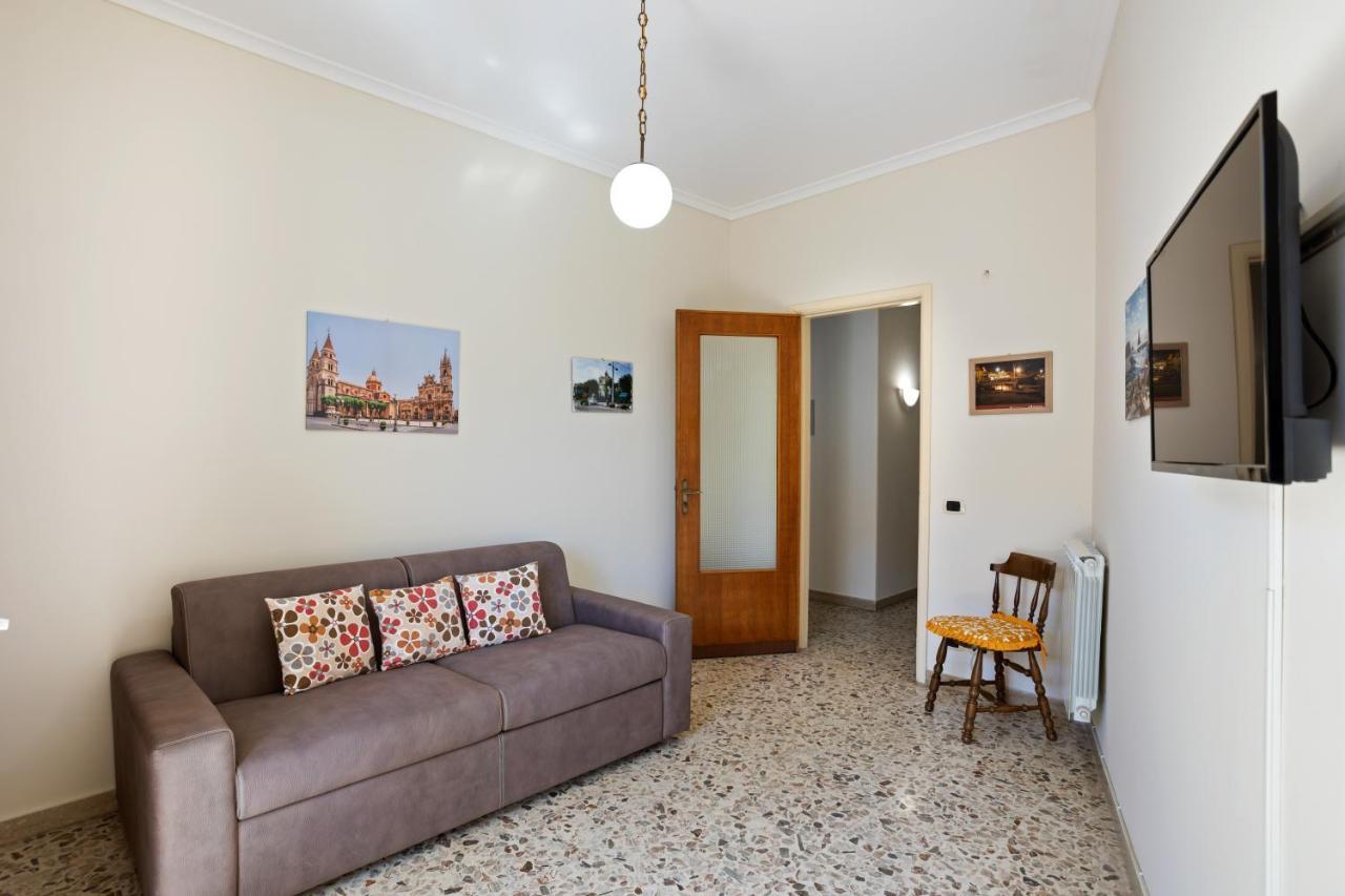 Tra Il Centro E Il Mare Apartment Con Terrazzo 阿齐·卡斯特罗 外观 照片