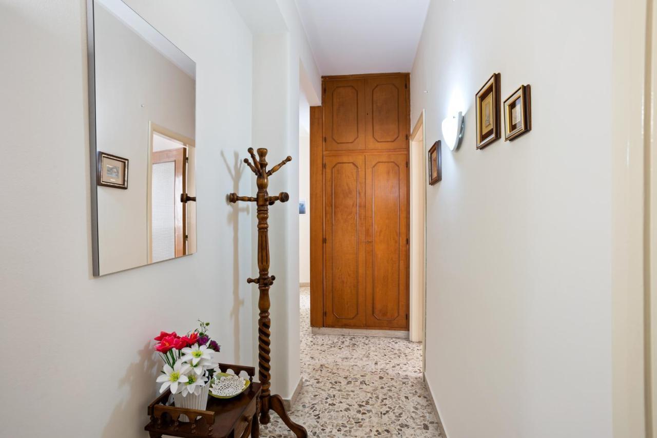 Tra Il Centro E Il Mare Apartment Con Terrazzo 阿齐·卡斯特罗 外观 照片