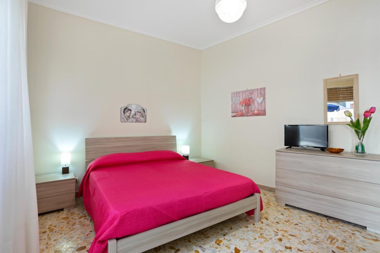 Tra Il Centro E Il Mare Apartment Con Terrazzo 阿齐·卡斯特罗 外观 照片
